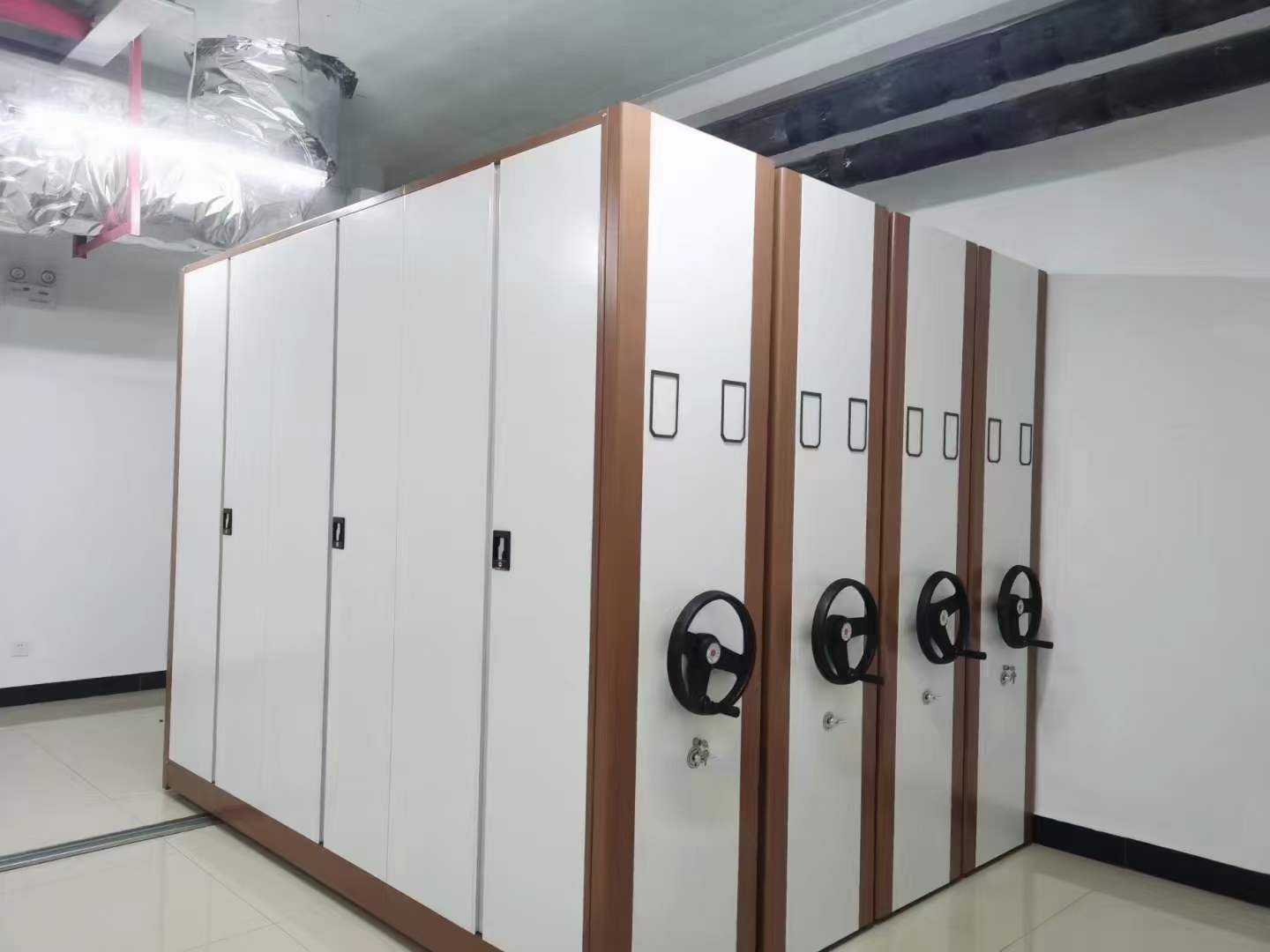 密集架貨架廠家直銷，價格會更優(yōu)惠嗎